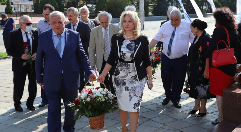 Гамзатовский фестиваль собирает писателей со многих городов страны