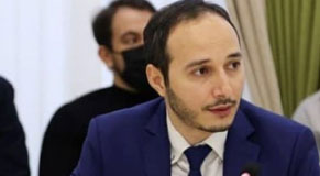 Главный редактор газеты « Елдаш» прошел вакцинацию.
