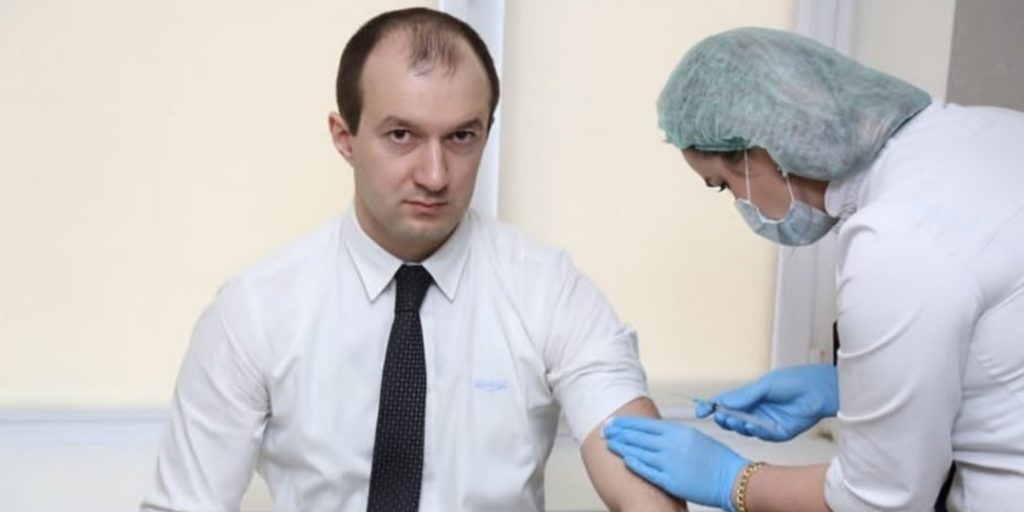 Сотрудники и руководство МФЦ Дагестана прошли первый этап вакцинации от Covid 19