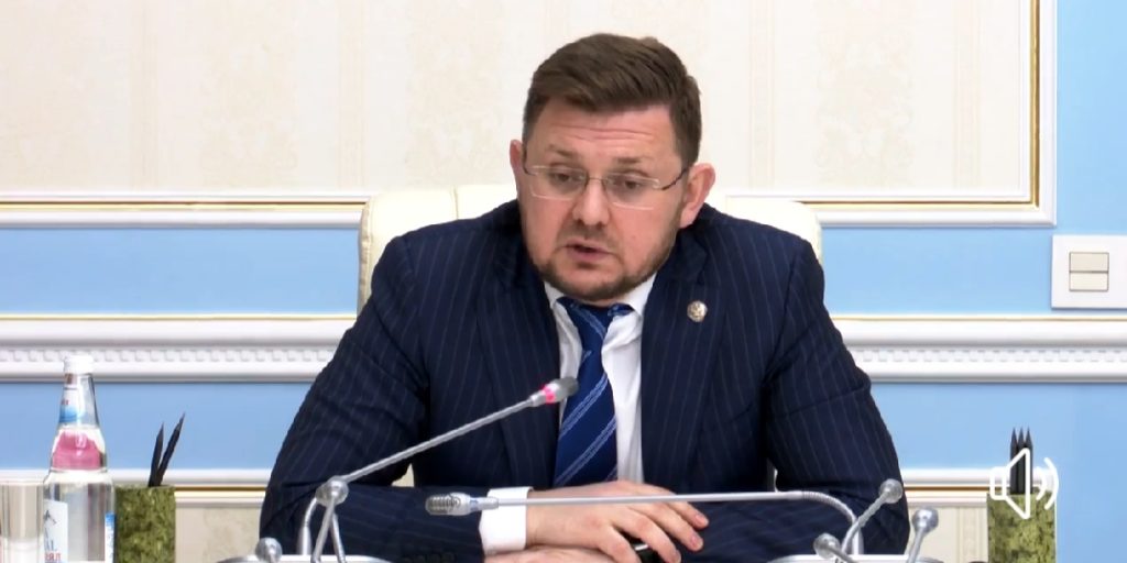 По факту госпитализации детей с кишечной инфекцией мэр г. Махачкалы провел совещание
