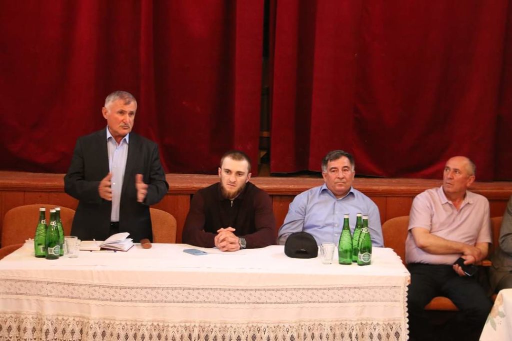 В селении Хулисма состоялась встреча руководства Лакского района с жителями села