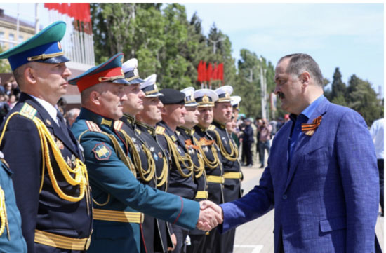 Сергей Меликов посетил генеральную репетицию военного парада