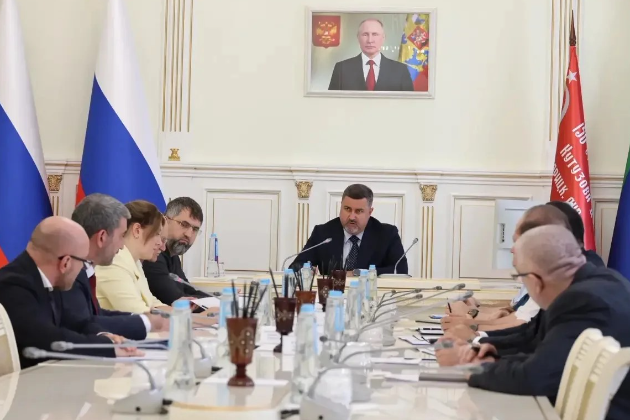 Фёдор Щукин, провёл оперативное совещание, посвящённое вопросам стабилизации обстановки с горючим в регионе