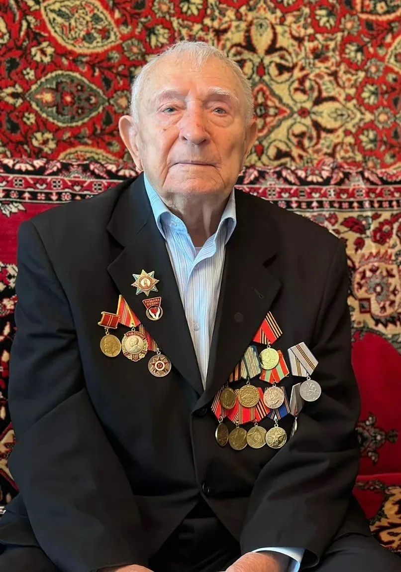 Поздравление с 99-летием ветерана ВОВ Юрия Петрухина