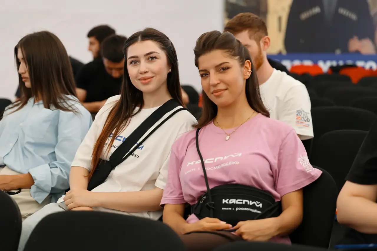 В Дербенте открылся форум «Каспий» с участием 500 делегатов