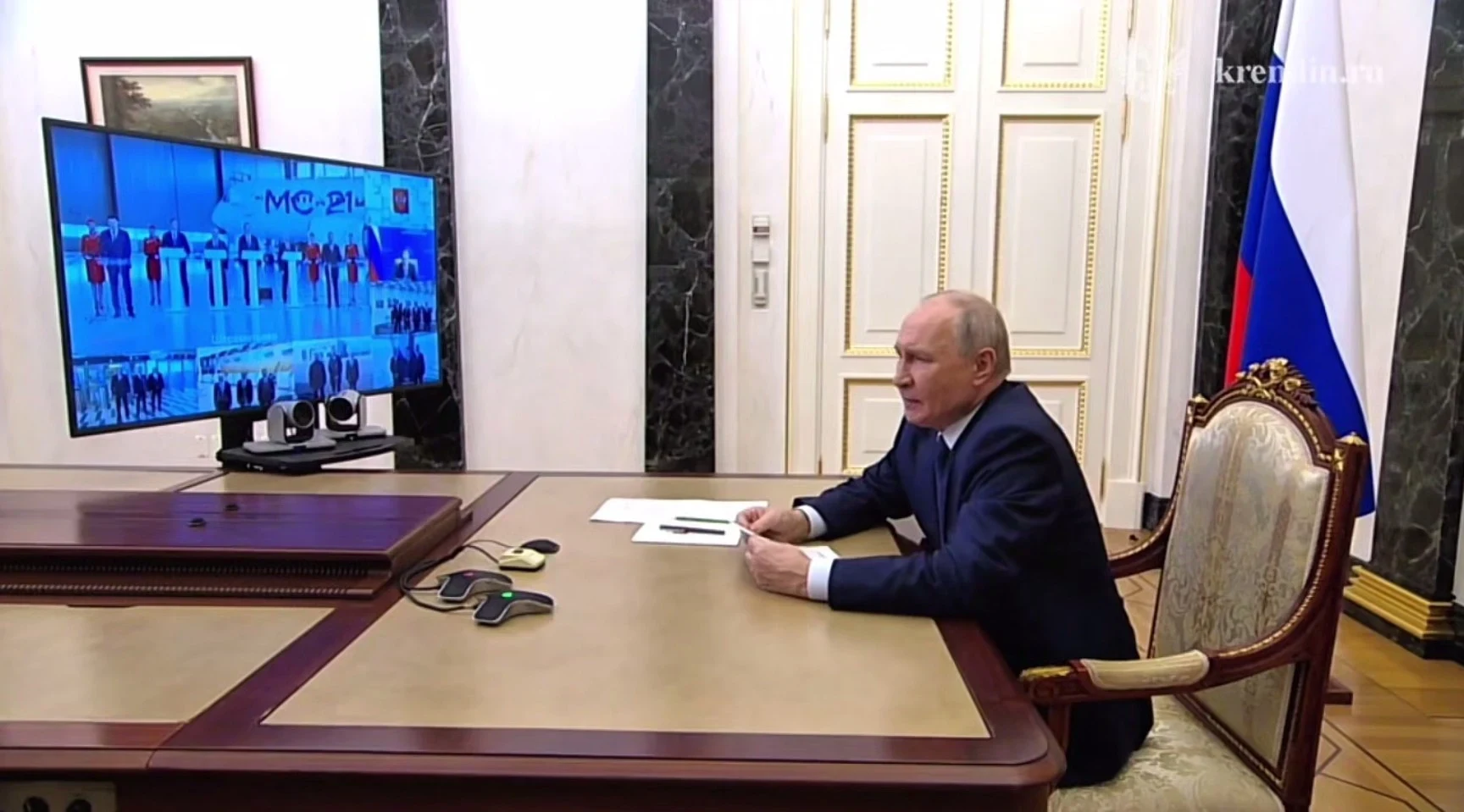 Путин открыл новую взлётно-посадочную полосу в аэропорту Махачкалы