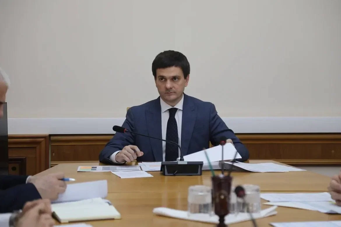 В Махачкале до конца 2026 года отремонтируют восемь дорожных объектов