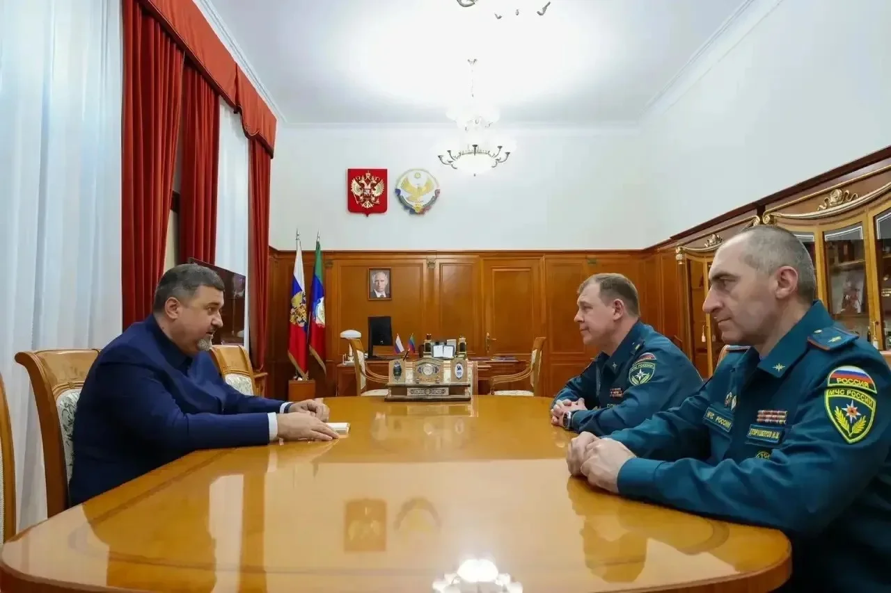Замминистра МЧС Бутко проверил в Дагестане темпы восстановления жилья после паводков