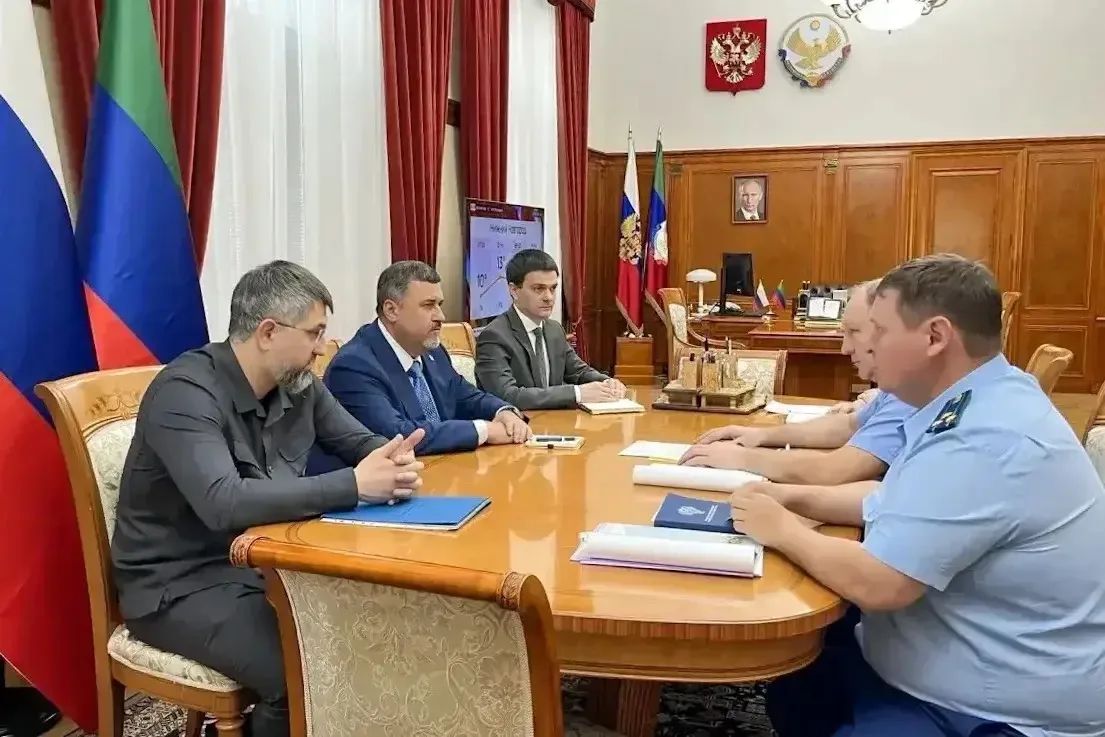 Щукин обсудил с природоохранным прокурором экологические проблемы Дагестана