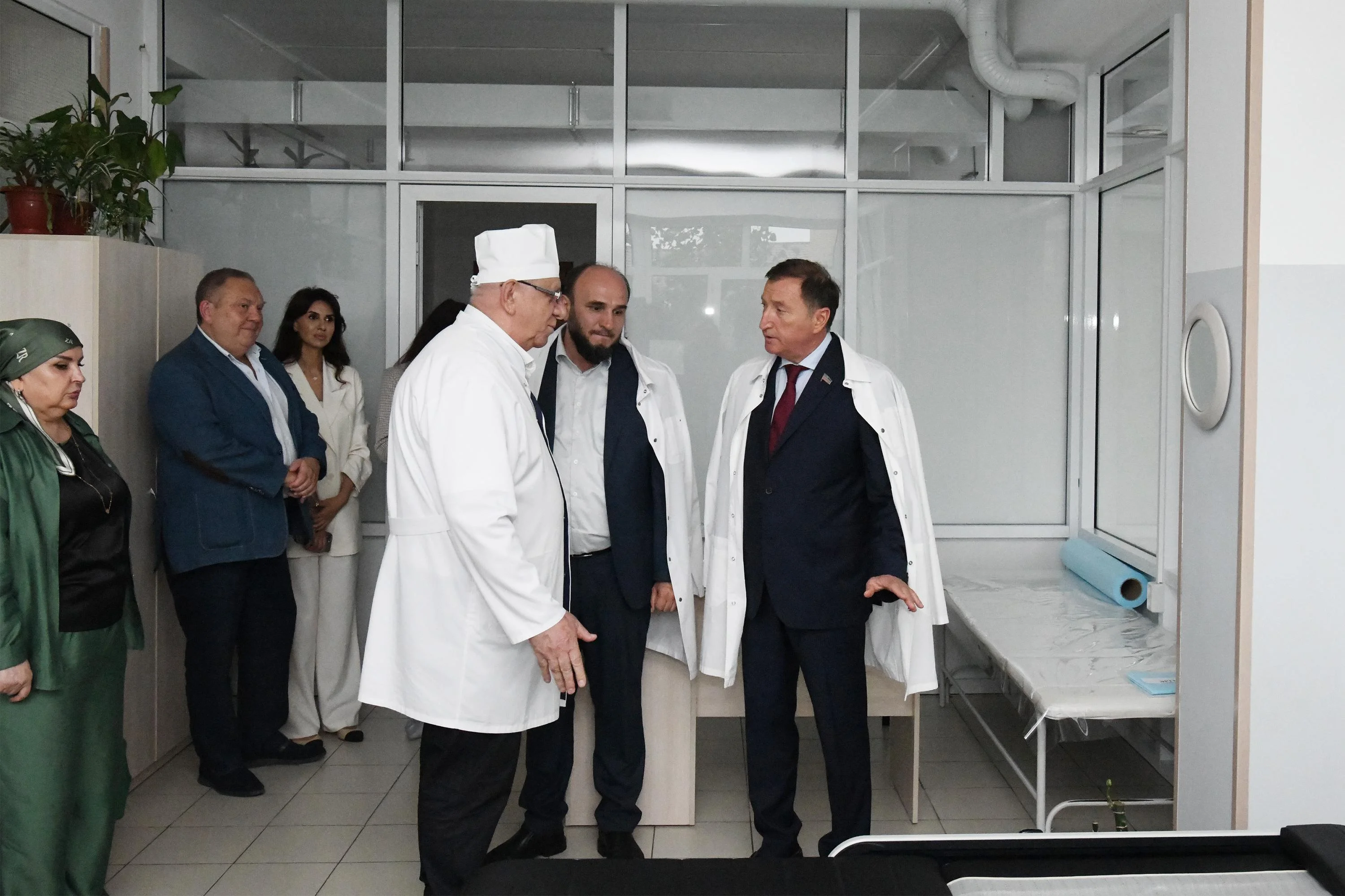 Московские специалисты осмотрели более 100 детей в реабилитационном центре Махачкалы