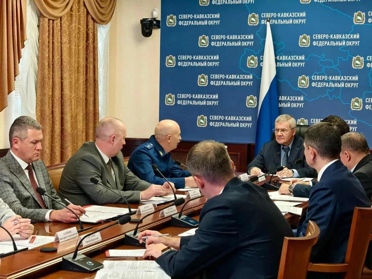 Чайка провел заседание по противодействию незаконным финансовым операциям на Северном Кавказе