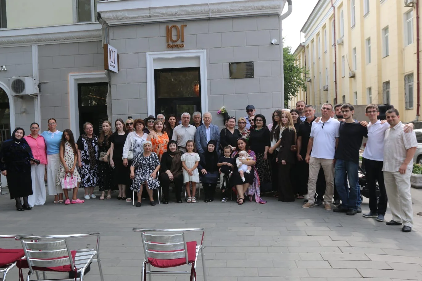 Апанни Хъассиевлул цIа чирчусса ула цIакь дунни