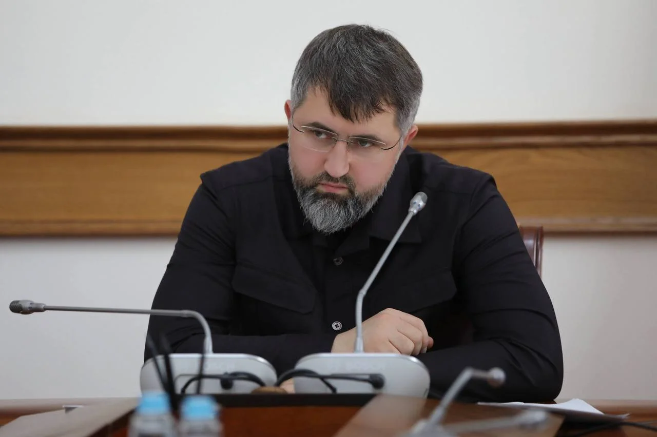 Рамазанов раскритиковал руководство Дахадаевского района за отсутствие на совещании по ЧС