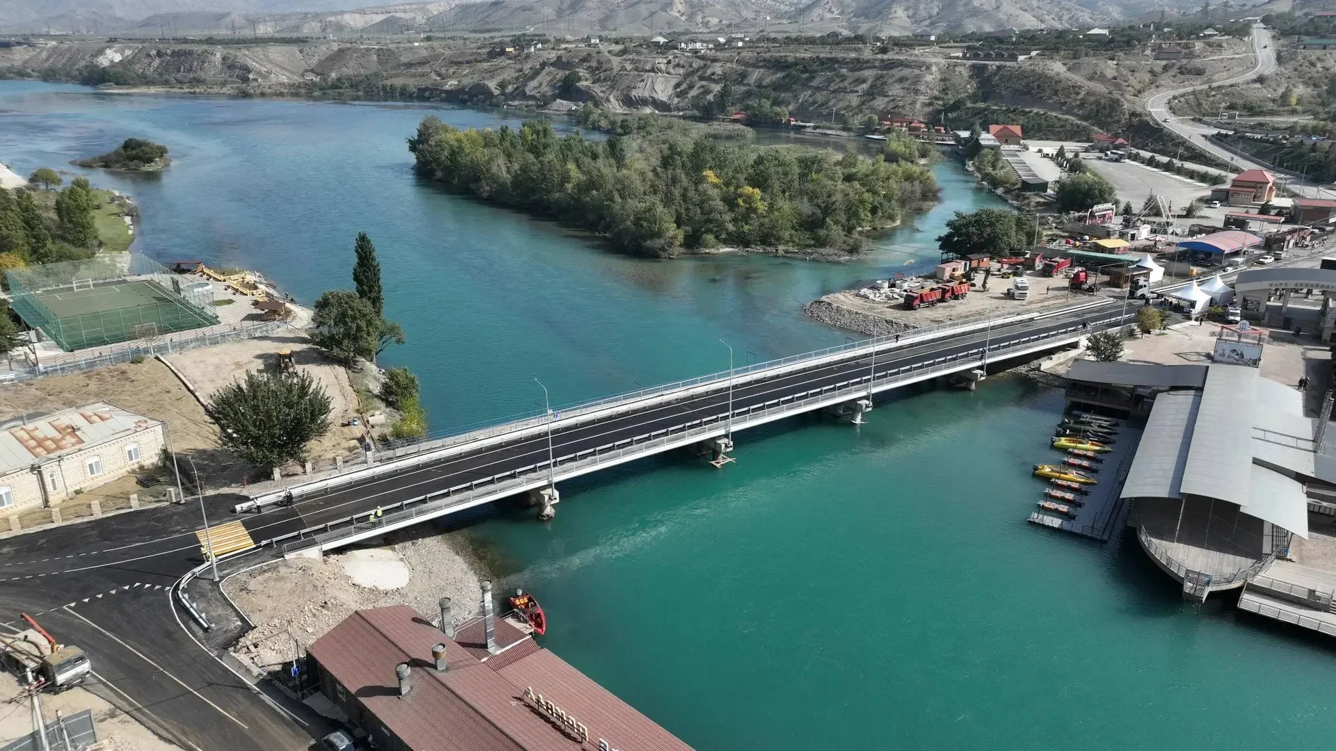 После капремонта открыли движение по мосту через Сулак