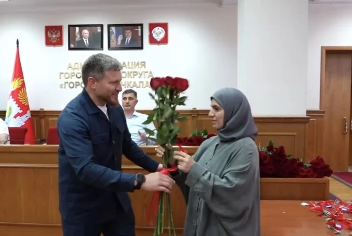 В Махачкале, продолжается активная работа по предоставлению собственного жилья детям-сиротам