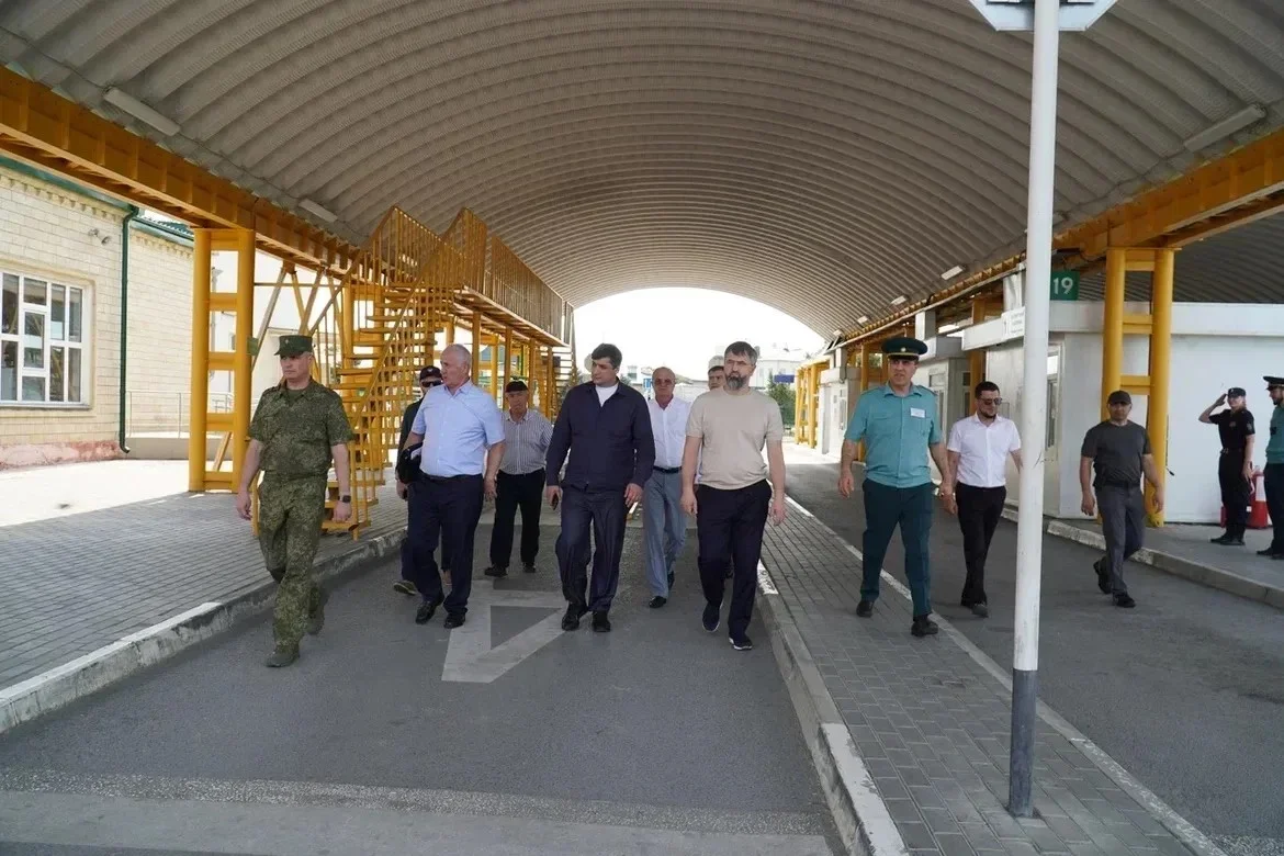 Рамазанов проинспектировал пункты пропуска на границе с Азербайджаном
