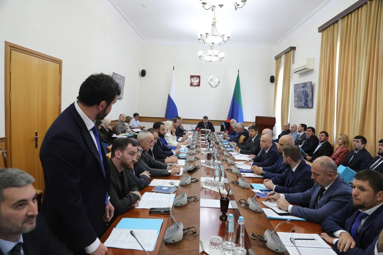 Рамазанов представил новых руководителей в правительстве Дагестана