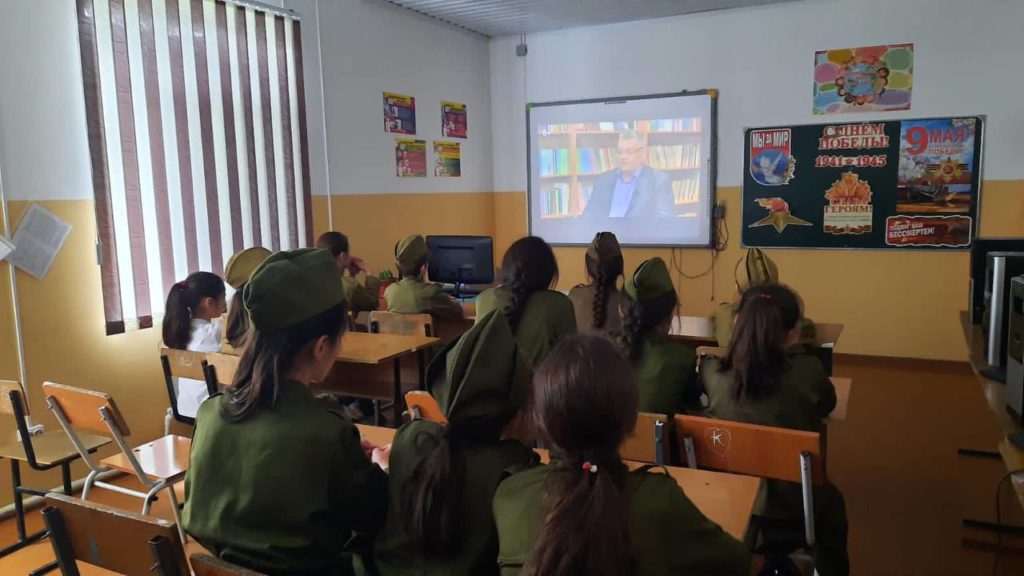 Всероссийский открытый урок «9 Мая: Победа народа» проходит в школах Лакского района