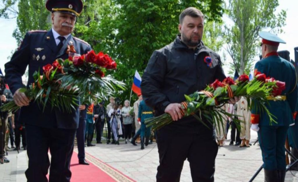 В Донецке прошла церемония присвоения площади имени Героя России Нурмагомеда Гаджимагомедова.