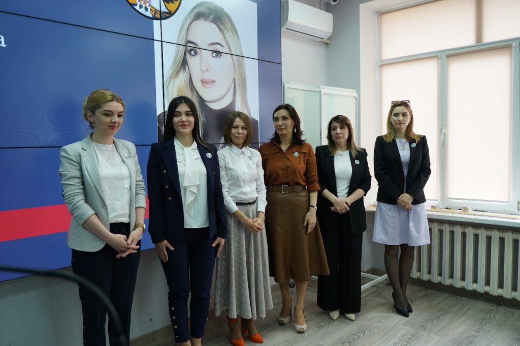 В ДИРО прошла официальная церемония принятия в Клуб учителей года