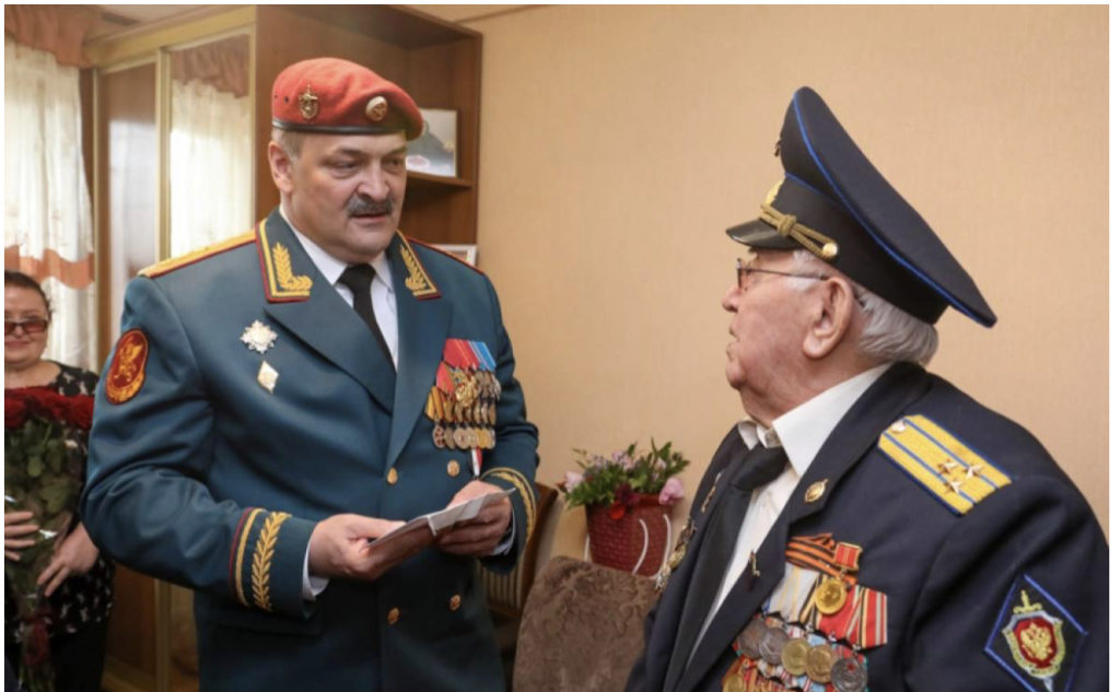 Сергей Меликов поздравил ветерана ВОВ Курбана Курбанова с Днём Победы