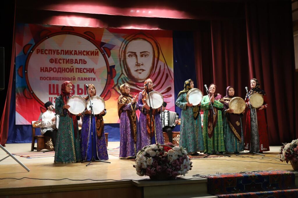 В Кумухе состоялся праздник лакской песни