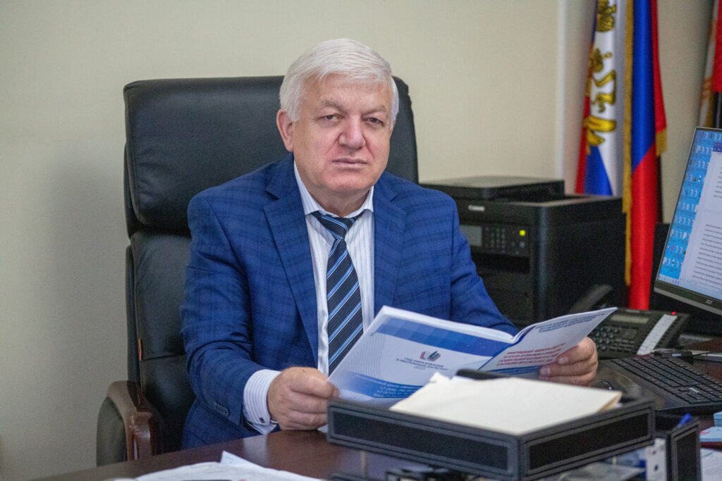 Гамзат Джамалудинов поздравил всех с День российского студенчества