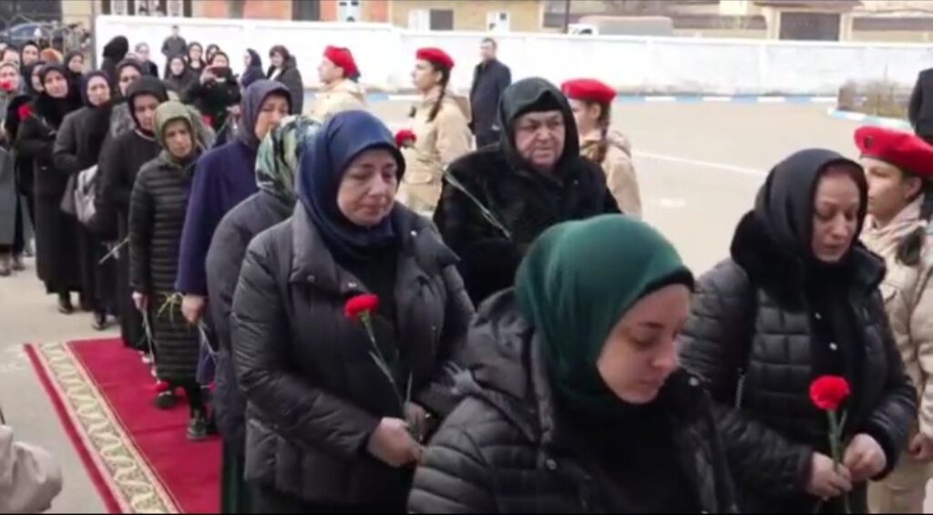 В махачкалинской школе №42 им. Нурмагомеда Гаджимагомедова почтили память Героя