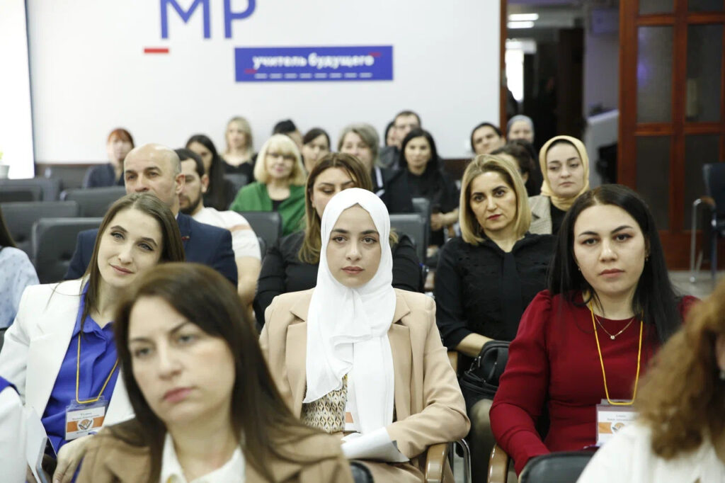 Второй очный тур республиканского конкурса «Учитель года – 2023» прошел в ДИРО