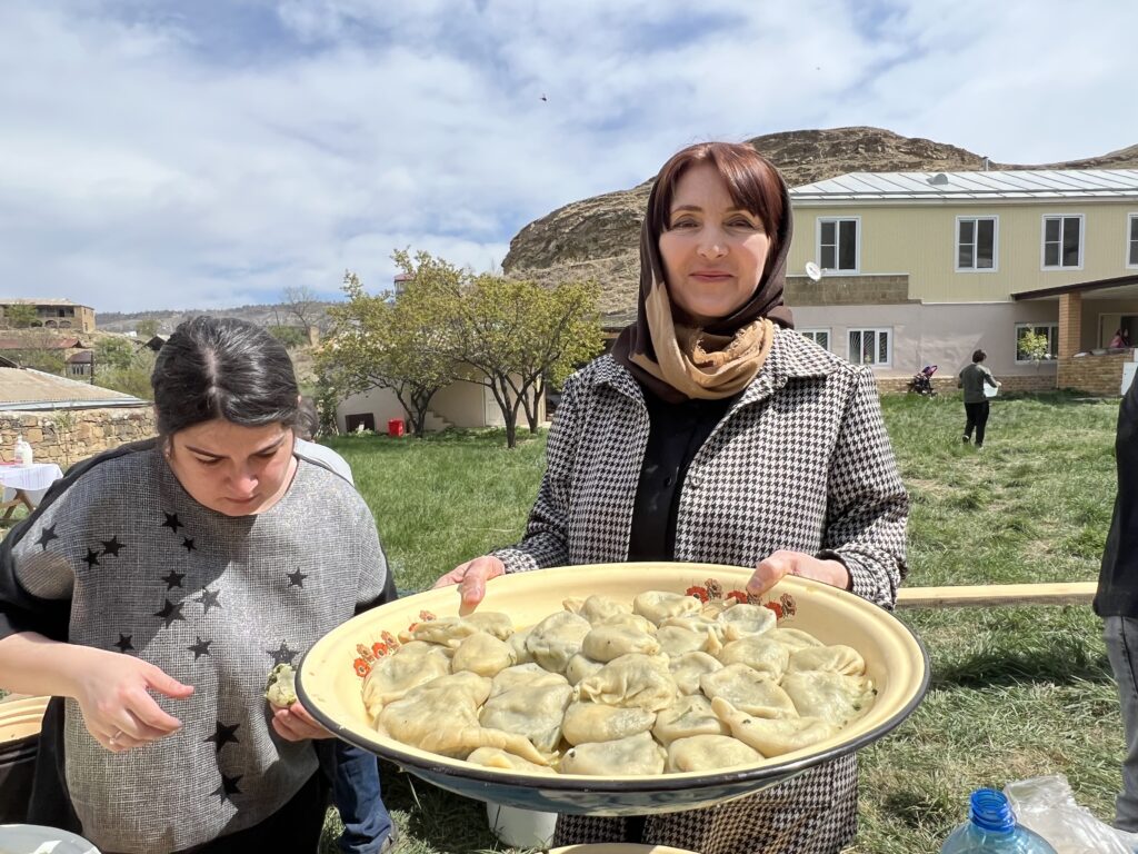 На кануне в селе Кара Лакского района с широким размахом отметили традиционный праздник весны - «День первой борозды»