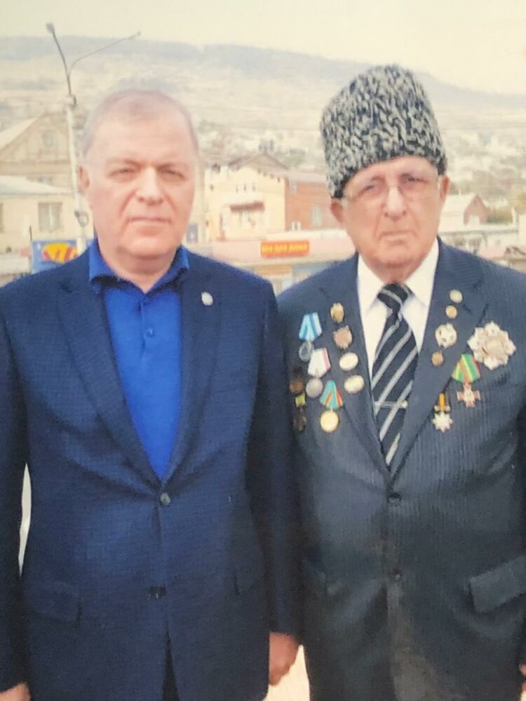 Артур Исрапиловлущал
